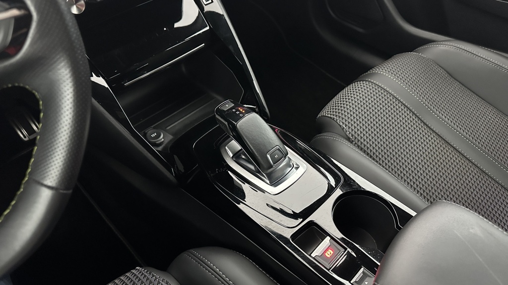 PEUGEOT 208 II 1.2 PureTech 100ch GT EAT8 - ref: 8-GLI00011137 - Photo 16