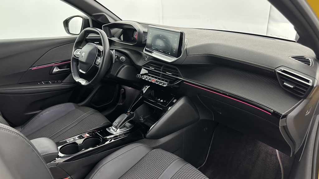 PEUGEOT 208 II 1.2 PureTech 100ch GT EAT8 - ref: 8-GLI00011137 - Photo 8