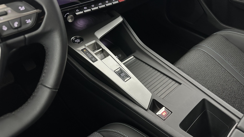 PEUGEOT 308 1.5 BlueHDi 130ch Allure EAT8 - ref: 8-GLI00011400 - Photo 17