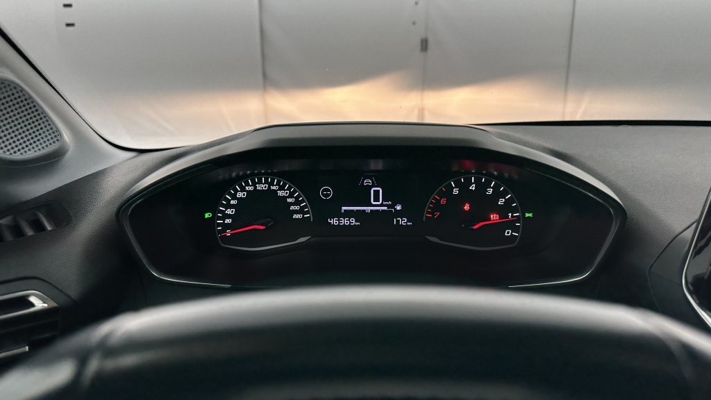 PEUGEOT 208 II 1.2 PureTech 75ch Active - ref: 8-GLI00011406 - Photo 14