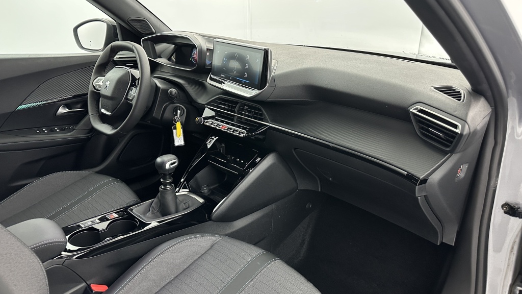 PEUGEOT 2008 1.2 PureTech 130ch Allure Pack - ref: 8-GLI00011670 - Photo 8