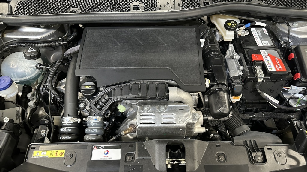 PEUGEOT 2008 1.2 PureTech 130ch Allure Pack - ref: 8-GLI00011674 - Photo 11