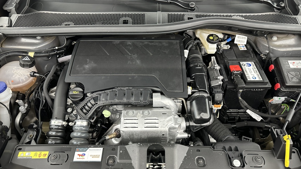 PEUGEOT 2008 1.2 PureTech 100ch Allure - ref: 8-GLI00012400 - Photo 11