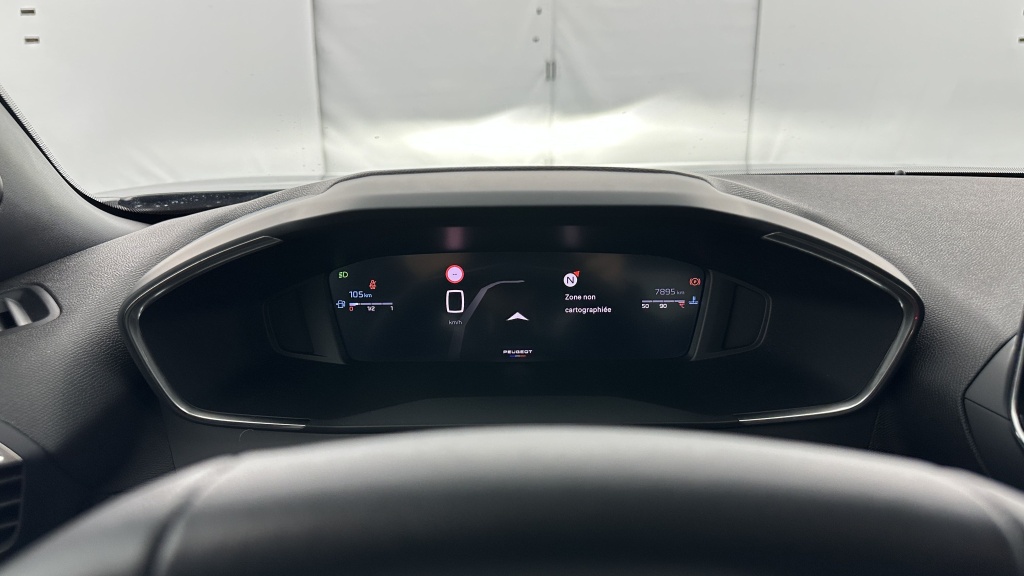 PEUGEOT 2008 1.2 PureTech 100ch Allure - ref: 8-GLI00012400 - Photo 15