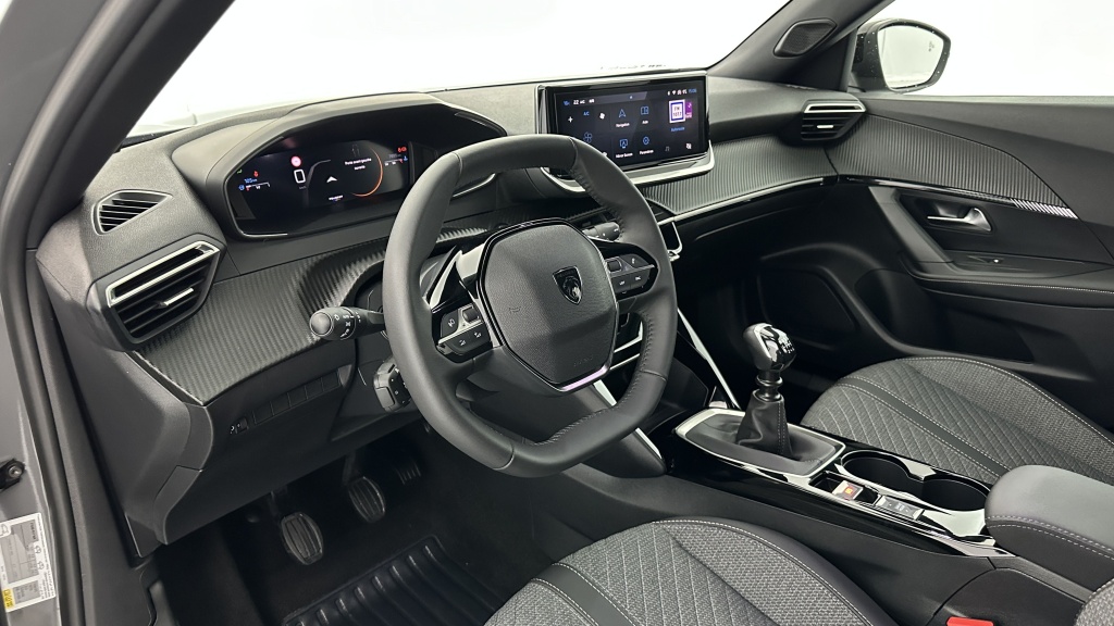 PEUGEOT 2008 1.2 PureTech 100ch Allure - ref: 8-GLI00012400 - Photo 6