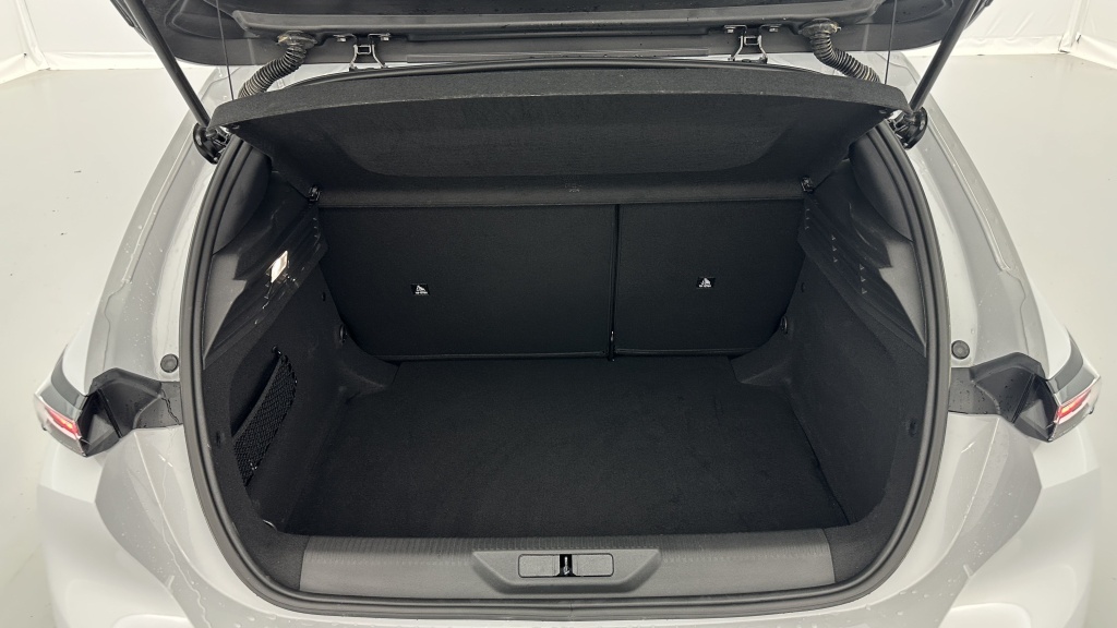 PEUGEOT 308 1.2 Hybrid 136ch Allure e-DCS6 - ref: 8-GLI00012401 - Photo 10