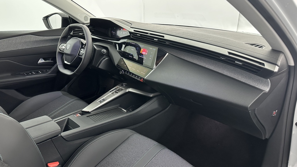 PEUGEOT 308 1.2 Hybrid 136ch Allure e-DCS6 - ref: 8-GLI00012401 - Photo 8