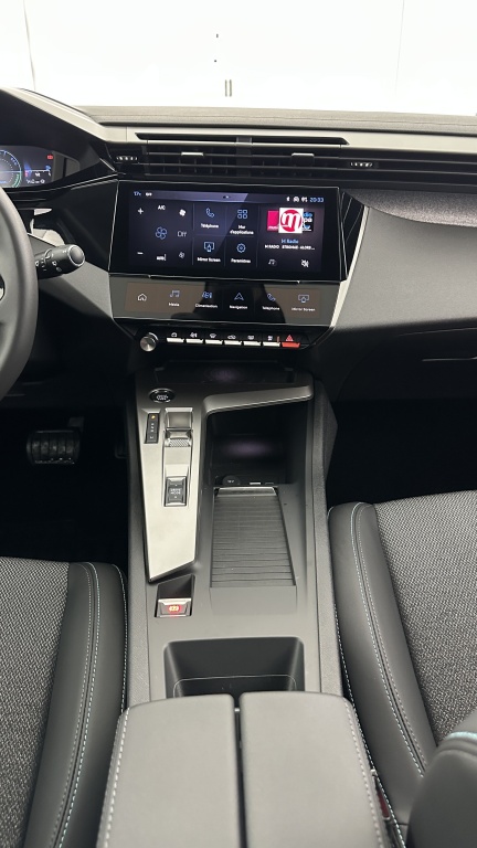 PEUGEOT 308 1.2 Hybrid 145ch Allure e-DCS6 - ref: 8-GLI00012404 - Photo 15