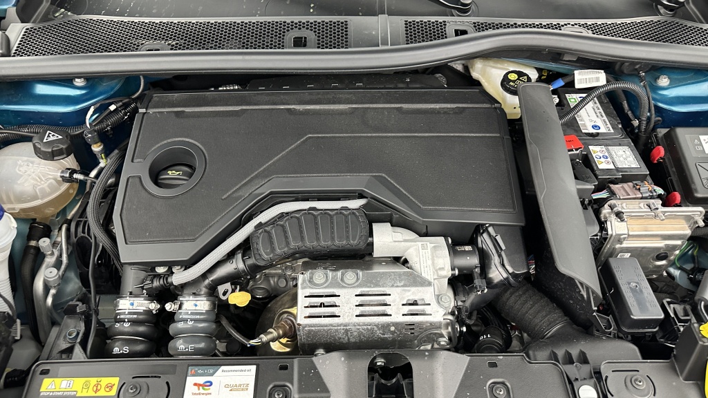 PEUGEOT 2008 II 1.2 Hybrid 145ch Allure e-DCS6 - ref: 8-GLI00012408 - Photo 11