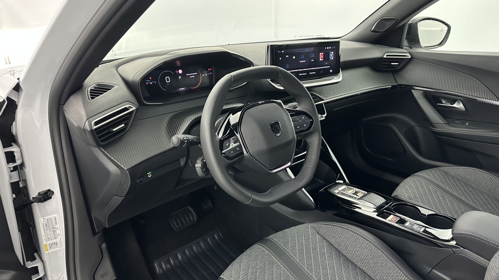 PEUGEOT 2008 II 1.2 Hybrid 136ch Allure e-DCS6 - ref: 8-GLI00012409 - Photo 6