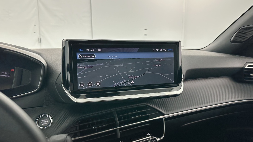 PEUGEOT 2008 II 1.2 Hybrid 145ch Allure e-DCS6 - ref: 8-GLI00012417 - Photo 19