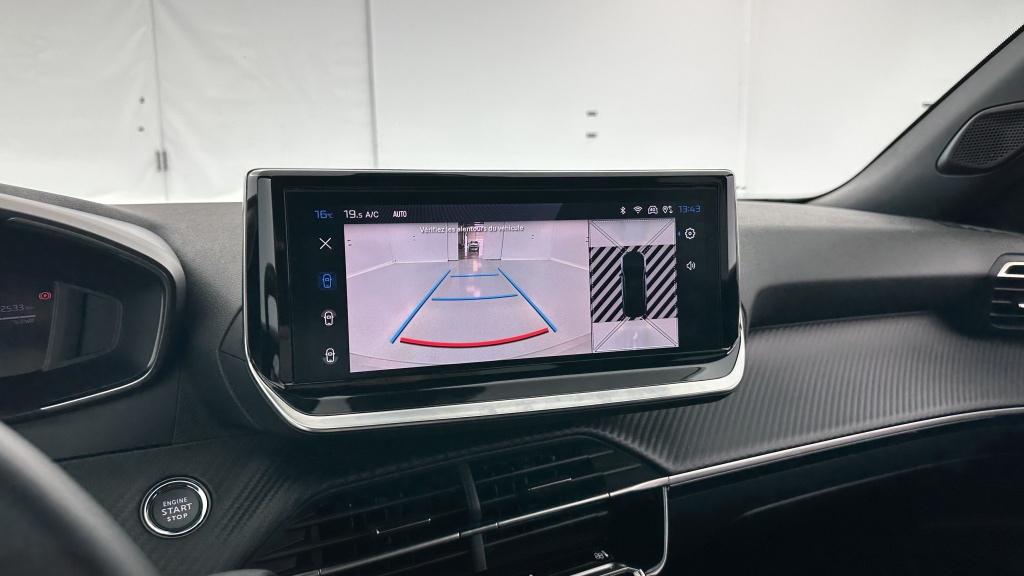 PEUGEOT 2008 II 1.2 Hybrid 145ch Allure e-DCS6 - ref: 8-GLI00012417 - Photo 20