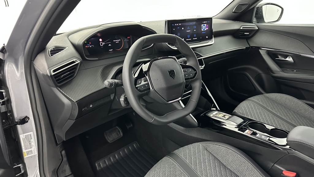 PEUGEOT 2008 II 1.2 Hybrid 145ch Allure e-DCS6 - ref: 8-GLI00012423 - Photo 6