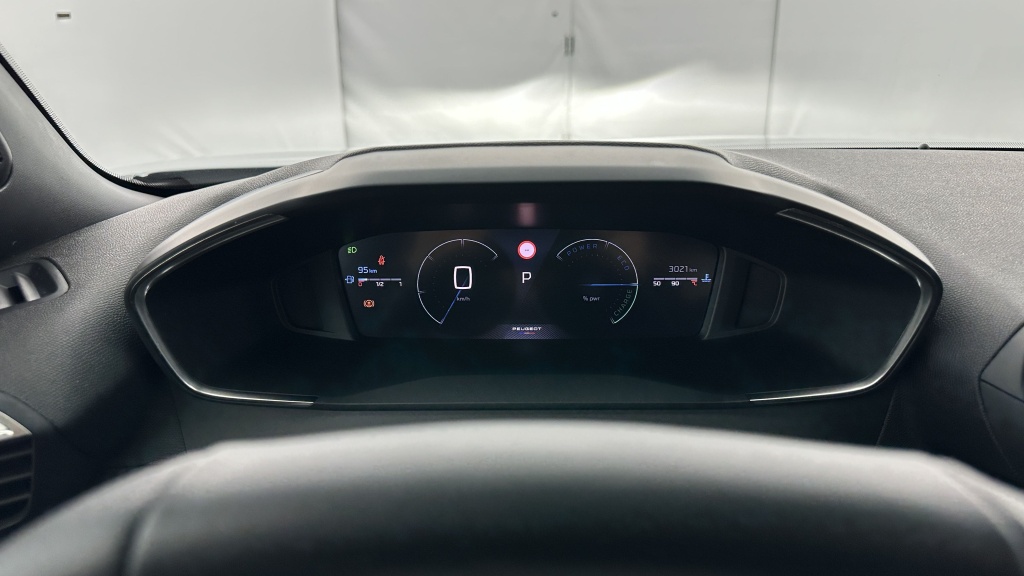 PEUGEOT 2008 II 1.2 Hybrid 136ch Allure e-DCS6 - ref: 8-GLI00012451 - Photo 14