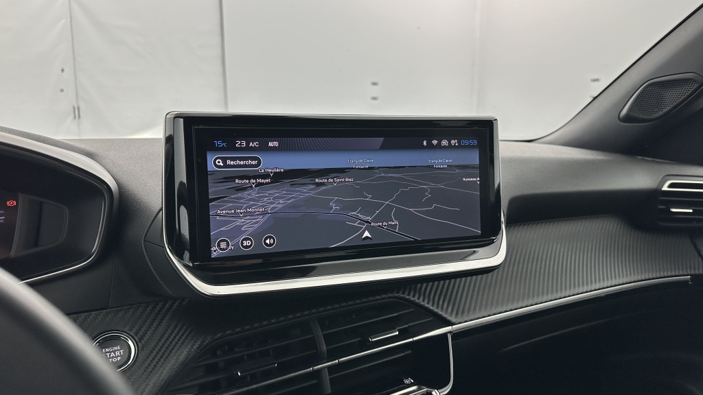 PEUGEOT 2008 II 1.2 Hybrid 136ch Allure e-DCS6 - ref: 8-GLI00012451 - Photo 18