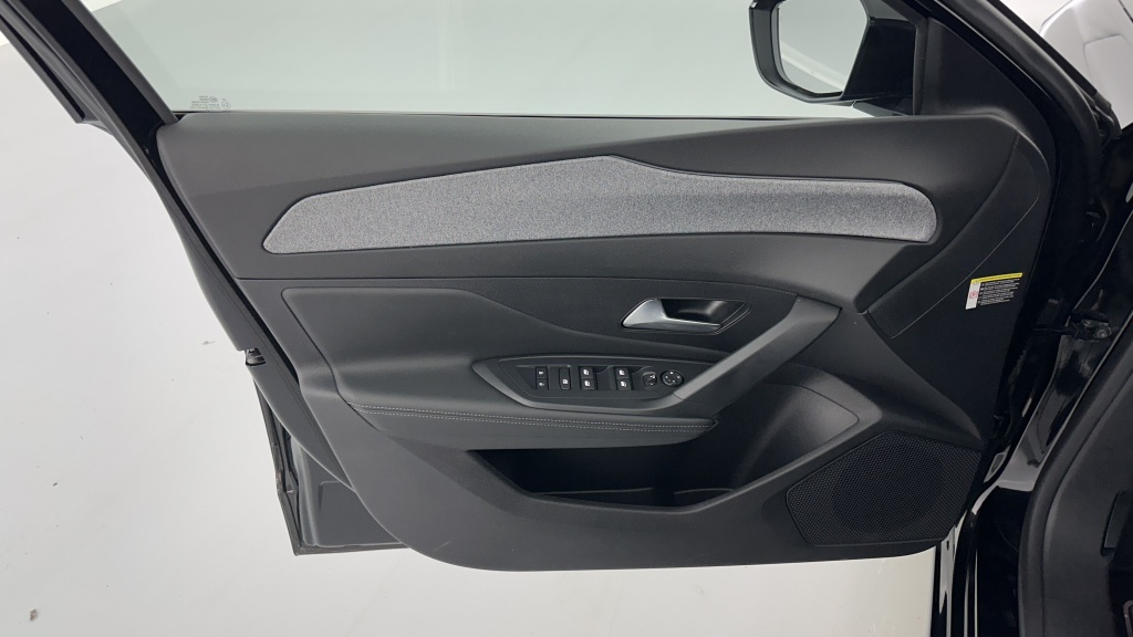 PEUGEOT 308 SW 1.2 Hybrid 145ch Allure e-DCS6 - ref: 8-GLI00012452 - Photo 13