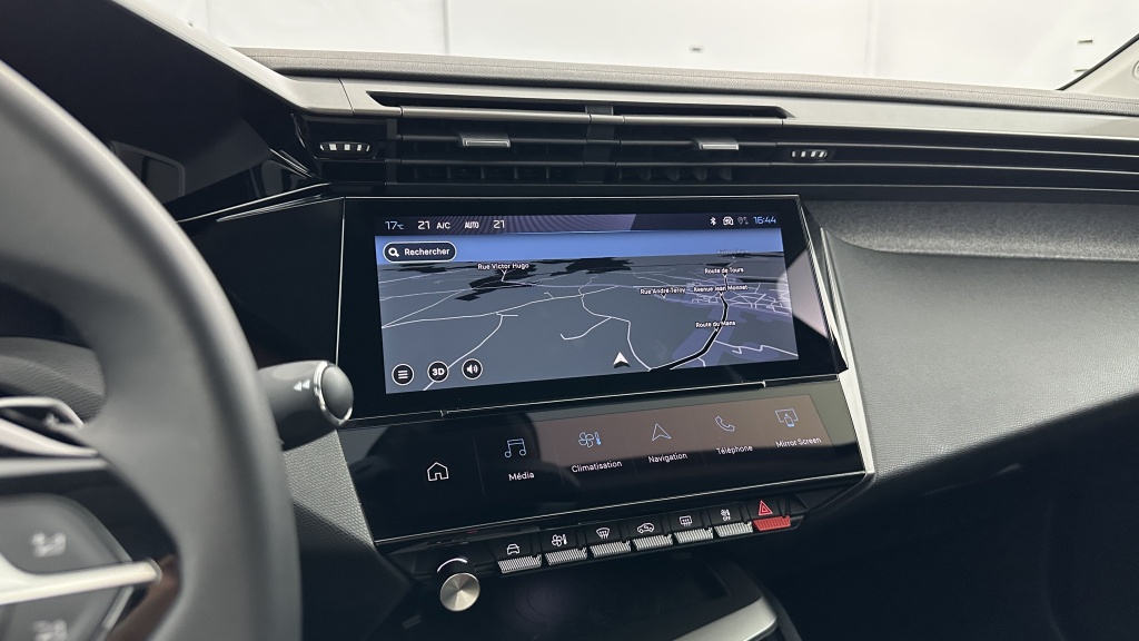 PEUGEOT 308 SW 1.2 Hybrid 145ch Allure e-DCS6 - ref: 8-GLI00012452 - Photo 19