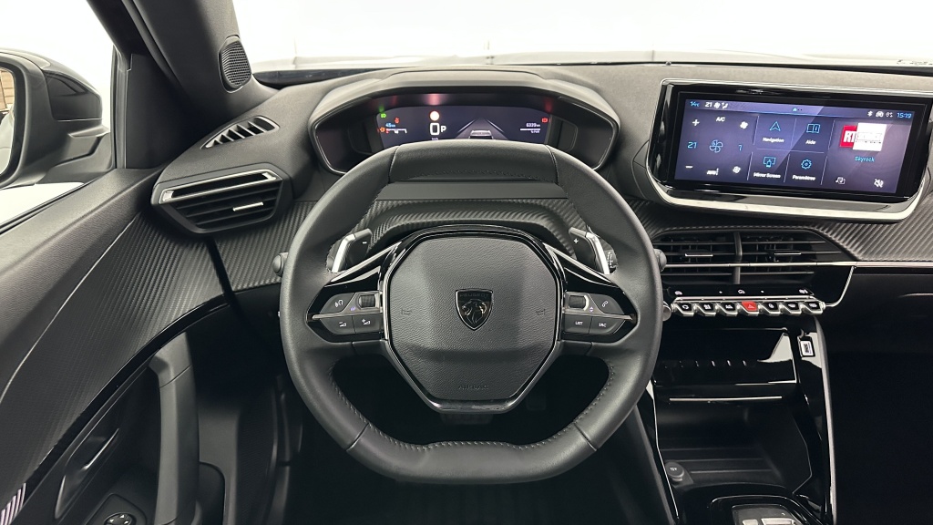 PEUGEOT 2008 II 1.2 Hybrid 145ch Allure e-DCS6 - ref: 8-GLI00012462 - Photo 14