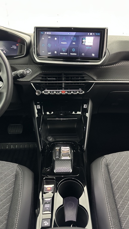 PEUGEOT 2008 II 1.2 Hybrid 145ch Allure e-DCS6 - ref: 8-GLI00012462 - Photo 16