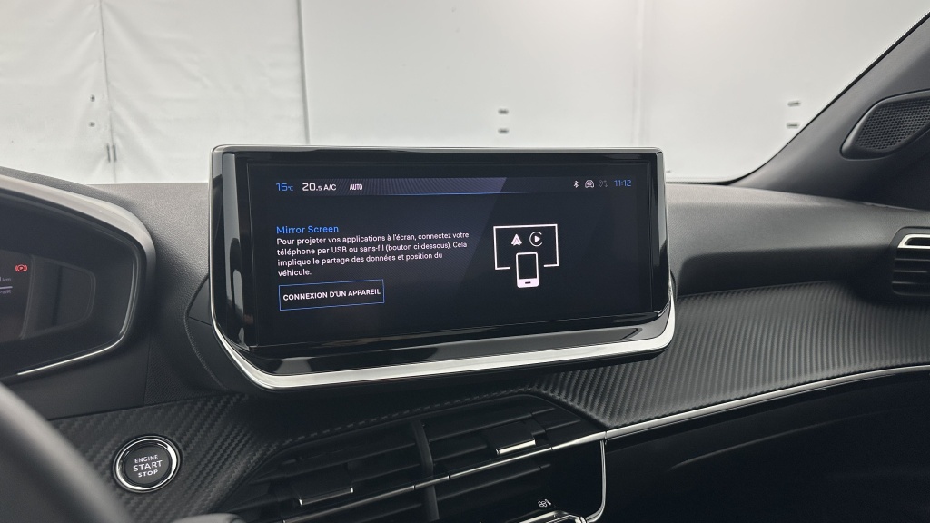 PEUGEOT 2008  II 1.2 Hybrid 145ch Allure e-DCS6 - ref: 8-GLI00012502 - Photo 20