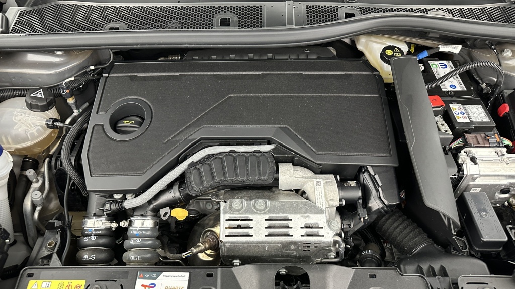 PEUGEOT 2008 II 1.2 Hybrid 145ch Allure e-DCS6  - ref: 8-GLI00012508 - Photo 11