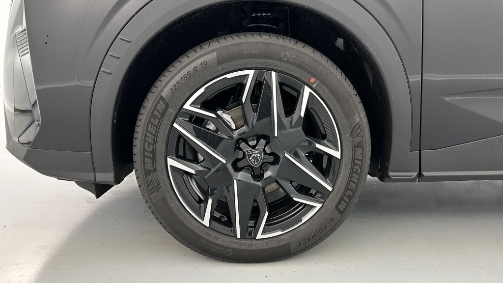 PEUGEOT 3008 1.2 Hybrid 145ch Allure e-DCS6 - ref: 8-GLI00012563 - Photo 12