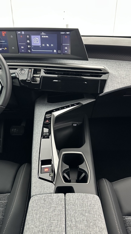 PEUGEOT 3008 1.2 Hybrid 145ch Allure e-DCS6 - ref: 8-GLI00012575 - Photo 16