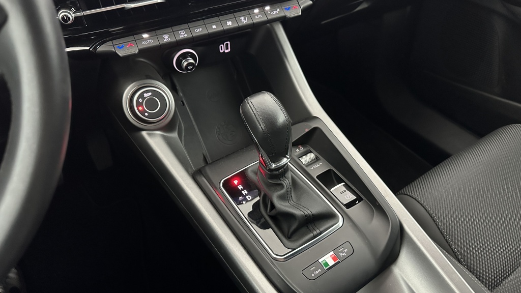 ALFA ROMEO Tonale 1.3 Hybride Rechargeable PHEV 280ch AT6 Ti - ref: 8-GLI00012646 - Photo 17