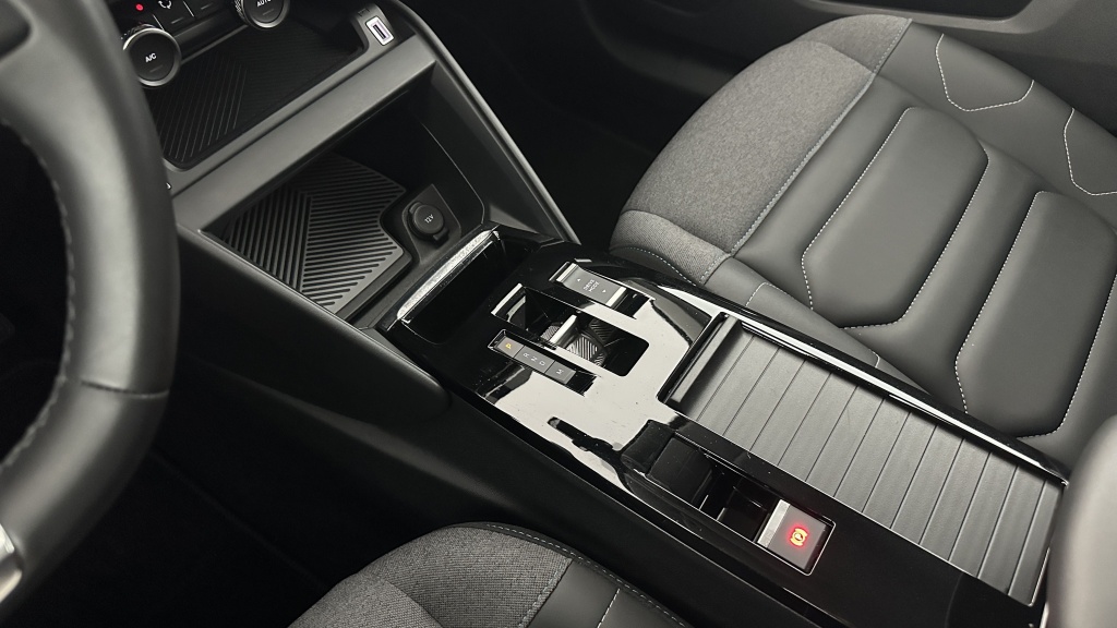 CITROEN C4 III 1.5 BlueHDi 130ch Shine EAT8 - ref: 8-GLI00012707 - Photo 16