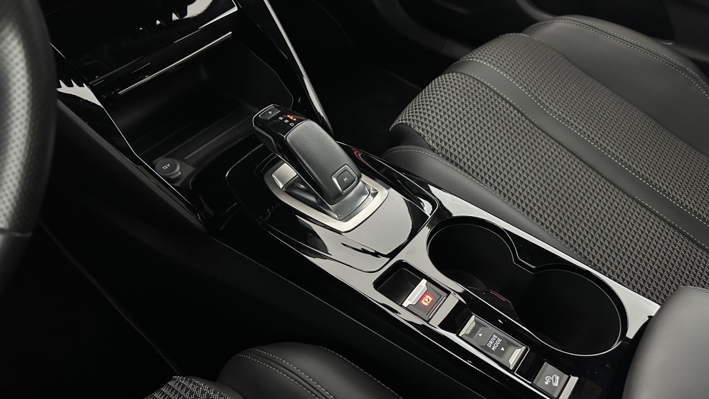 PEUGEOT 2008 II 1.2 PureTech 130ch GT EAT8 - ref: 8-GLI00012876 - Photo 16