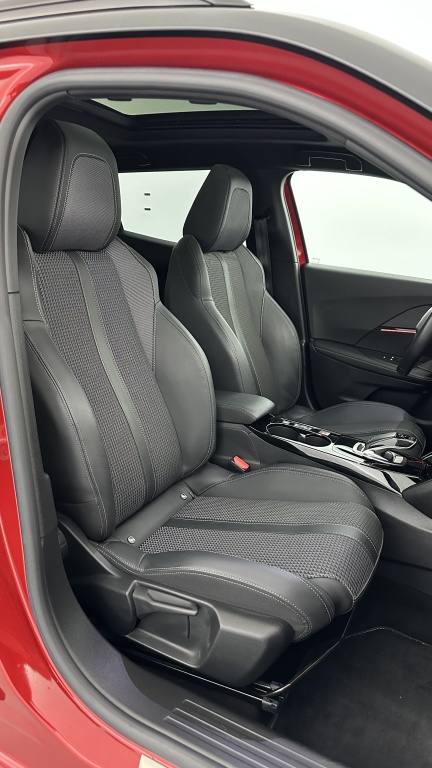 PEUGEOT 2008 II 1.2 PureTech 130ch GT EAT8 - ref: 8-GLI00012876 - Photo 17