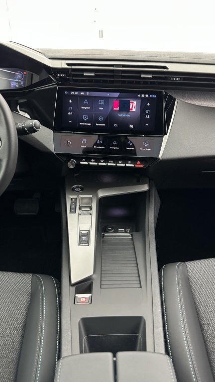 PEUGEOT 308 1.2 Hybrid 136ch Allure e-DCS6 - ref: 8-GLI00021543 - Photo 16