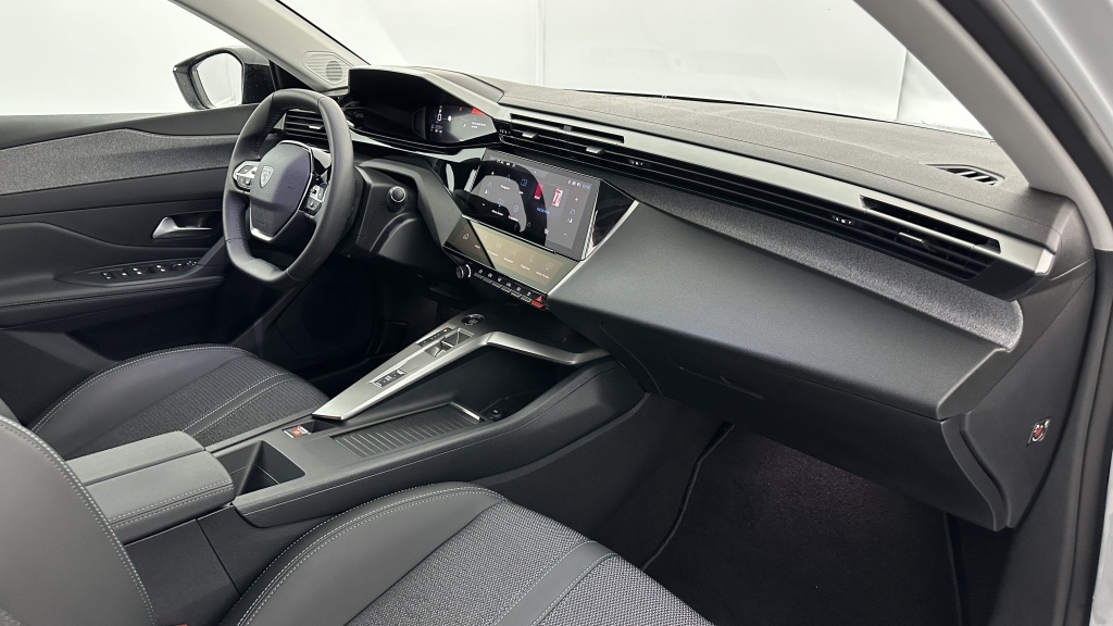 PEUGEOT 308 1.2 Hybrid 136ch Allure e-DCS6 - ref: 8-GLI00021543 - Photo 8