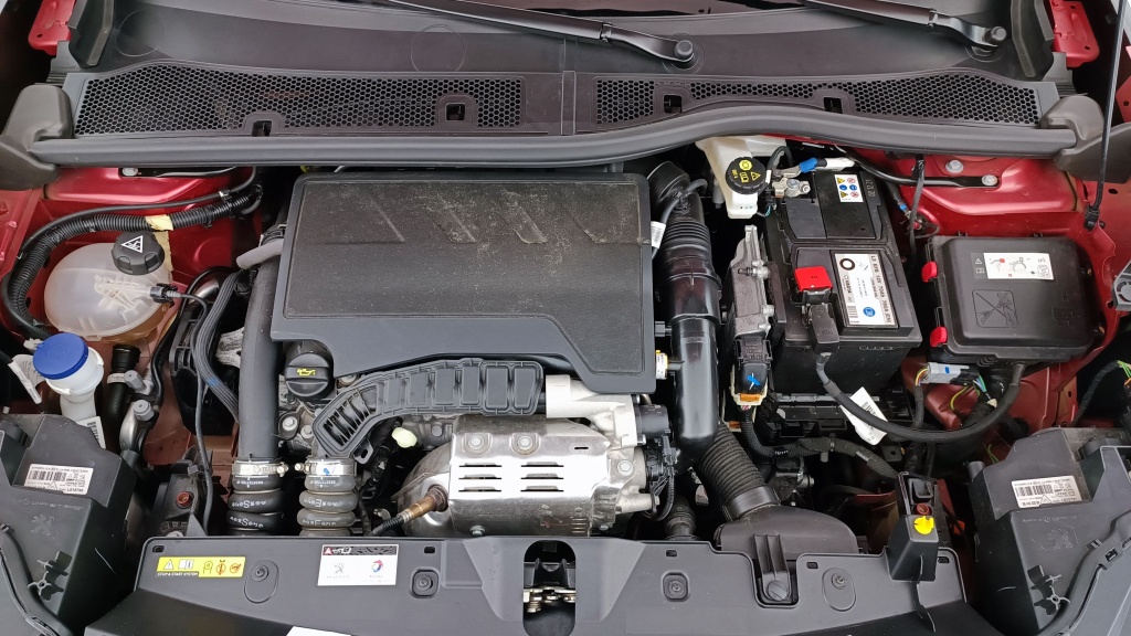 PEUGEOT 2008 II 1.2 PureTech 130ch GT EAT8 - ref: 8-GLI00023662 - Photo 11