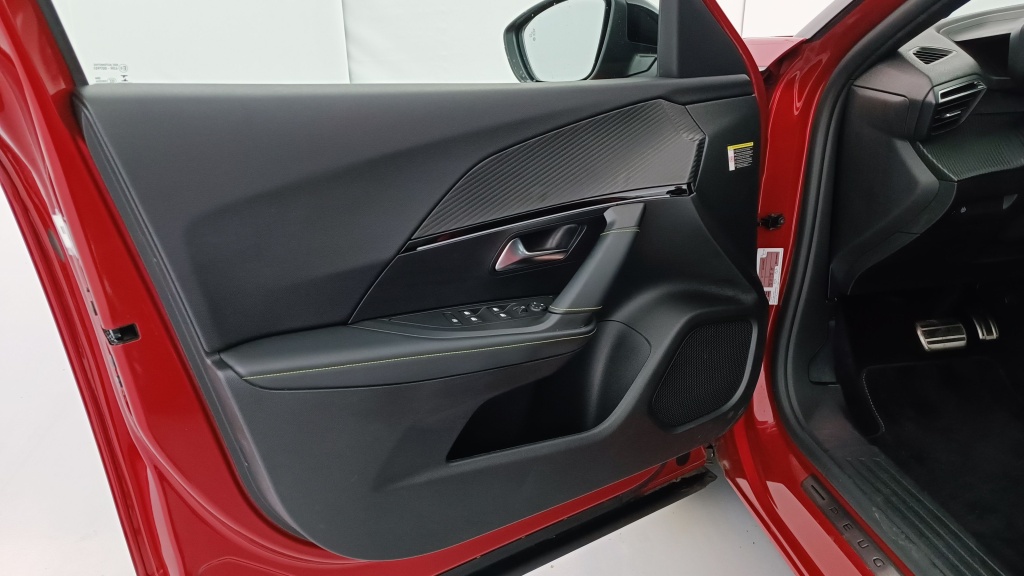 PEUGEOT 2008 II 1.2 PureTech 130ch GT EAT8 - ref: 8-GLI00023662 - Photo 13