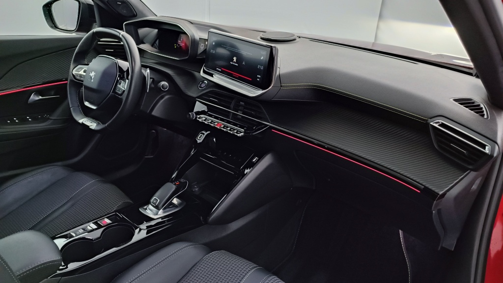 PEUGEOT 2008 II 1.2 PureTech 130ch GT EAT8 - ref: 8-GLI00023662 - Photo 8