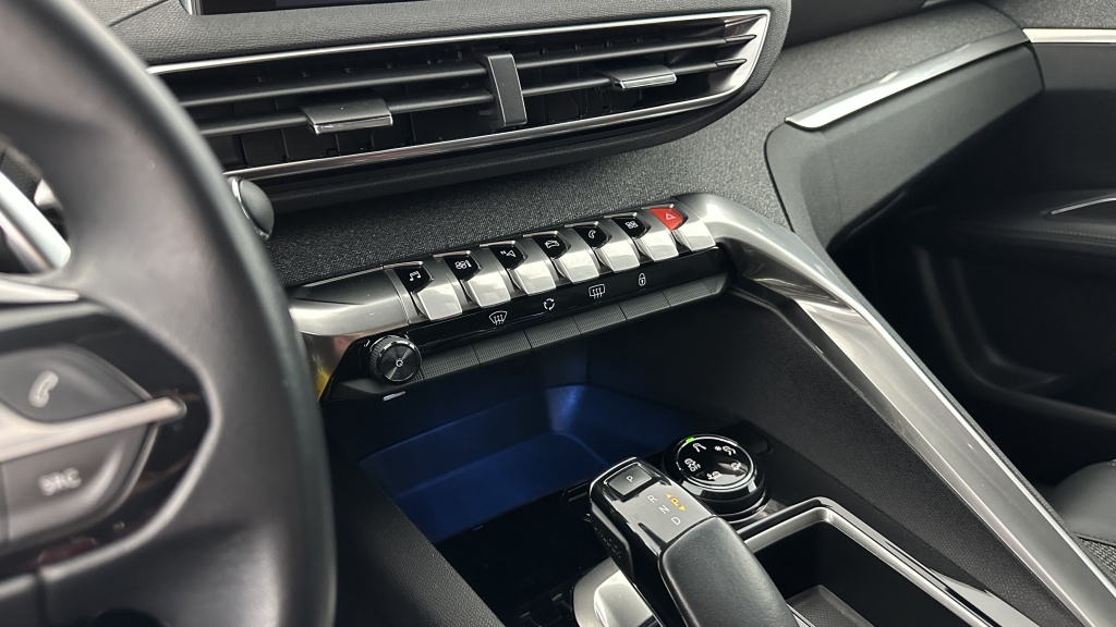 PEUGEOT 3008 II 1.5 BlueHDi 130ch Allure EAT8 - ref: 8-GLI00023783 - Photo 19