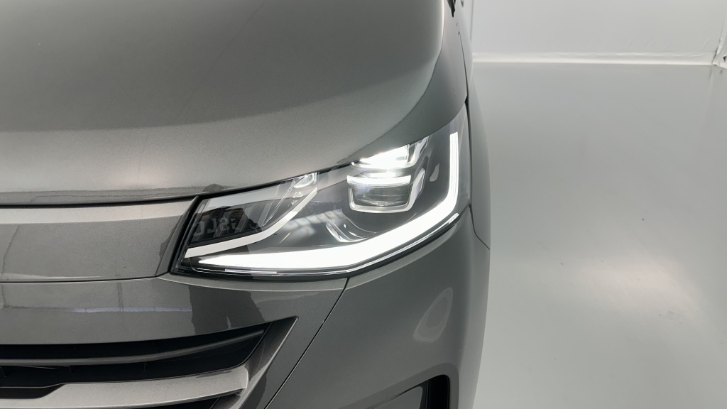 VOLKSWAGEN Transporter Procab T7 L1H1 2.0 TDI 170ch Business BVA8 - ref: 8-GLI00024030 - Photo 17