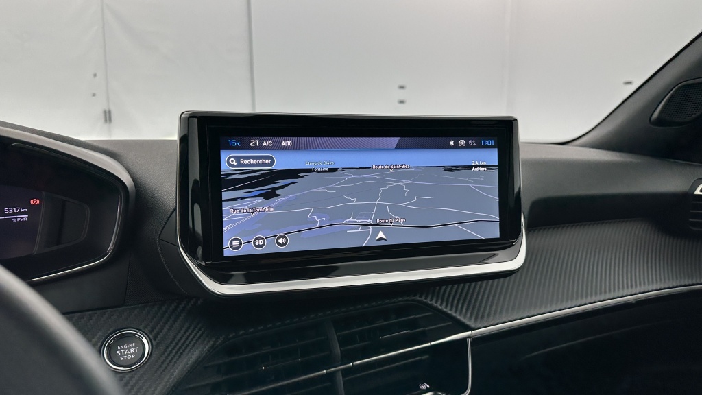 PEUGEOT 2008 II 1.2 Hybrid 136ch Allure e-DCS6 - ref: 8-GLI00026365 - Photo 19