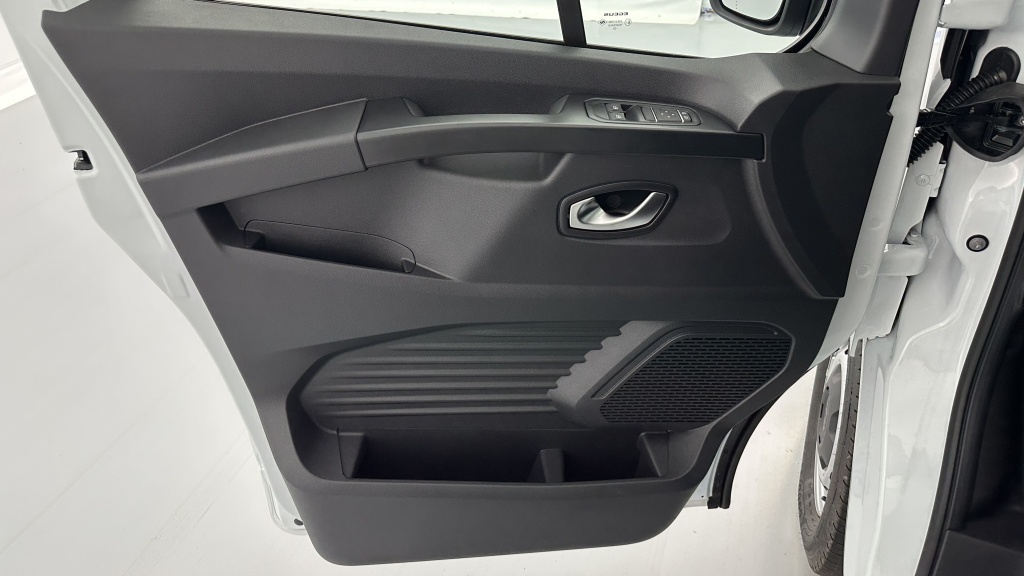 RENAULT Trafic L2H1 3000 2.0 dCi 150ch Advance - ref: 8-GLI00026544 - Photo 7