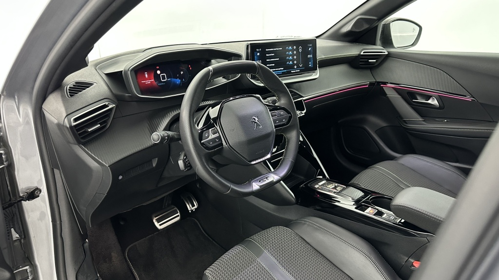 PEUGEOT 208 II 1.2 PureTech 130ch GT EAT8 - ref: 8-GLI00027170 - Photo 6