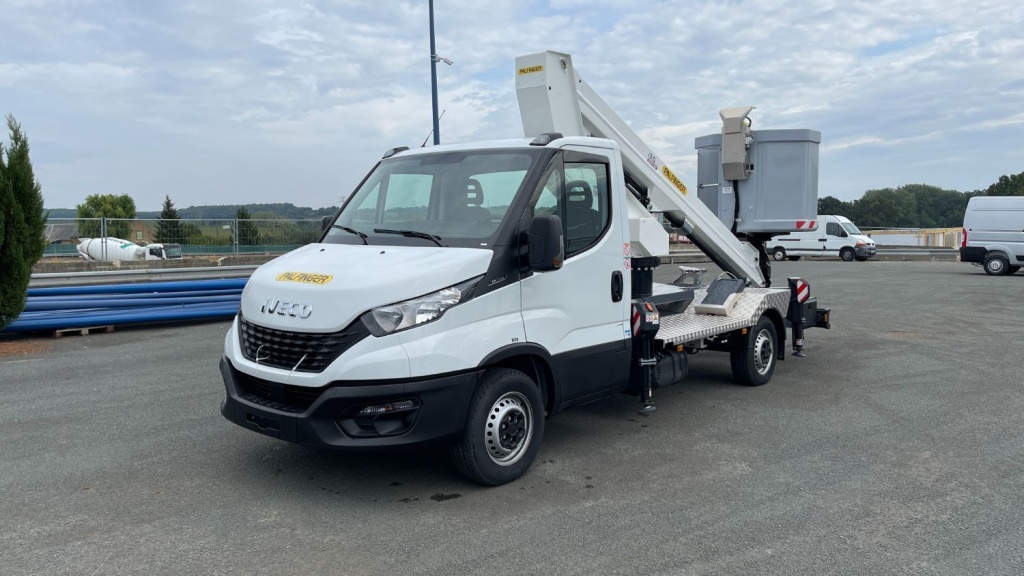 IVECO Daily 35S14H 3750 2.3 136ch Nacelle Smart P170 TXE E - ref: 8-GLI00238670 - Photo 4