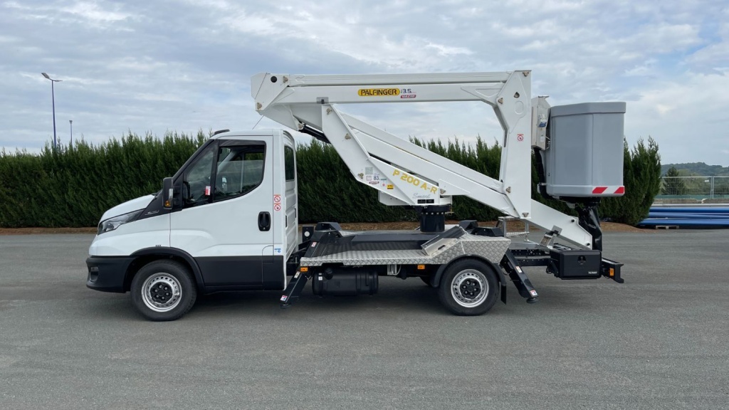 IVECO Daily 35S14H 3450 2.3 136ch Nacelle Palfinger P200A-R - ref: 8-GLI00238671 - Photo 3