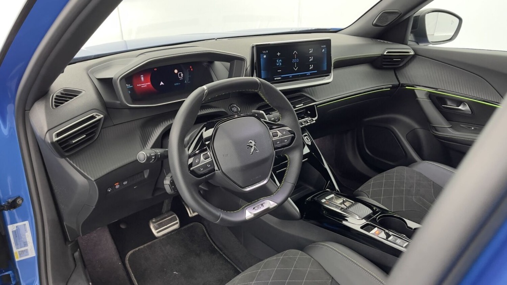 PEUGEOT 2008 II 1.2 PureTech 130ch GT EAT8 - ref: 8-GLI00248978 - Photo 6