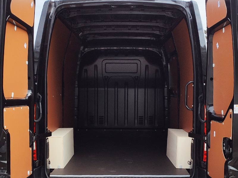 Exemple d'habillage intérieur bois pour utilitaire