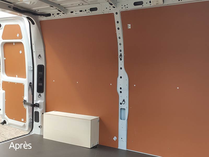 Exemple d'habillage intérieur bois pour utilitaire