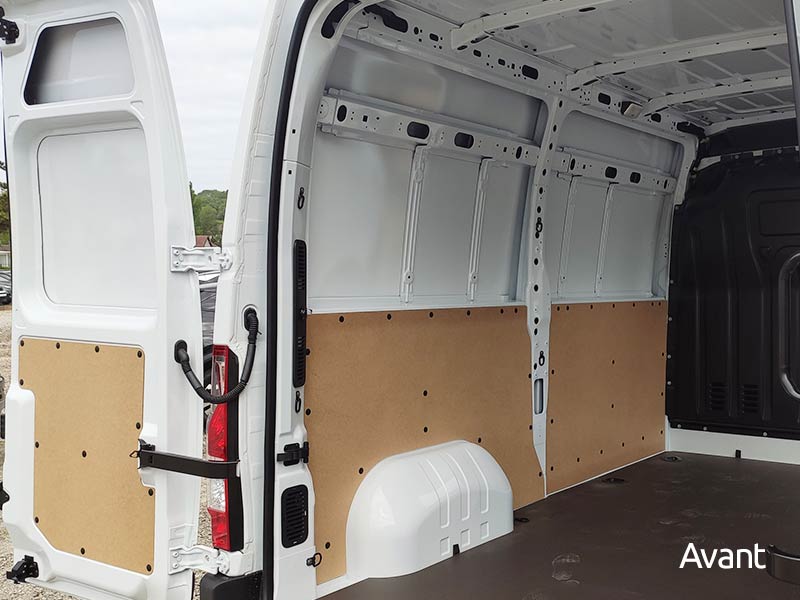 Exemple d'habillage intérieur bois pour utilitaire