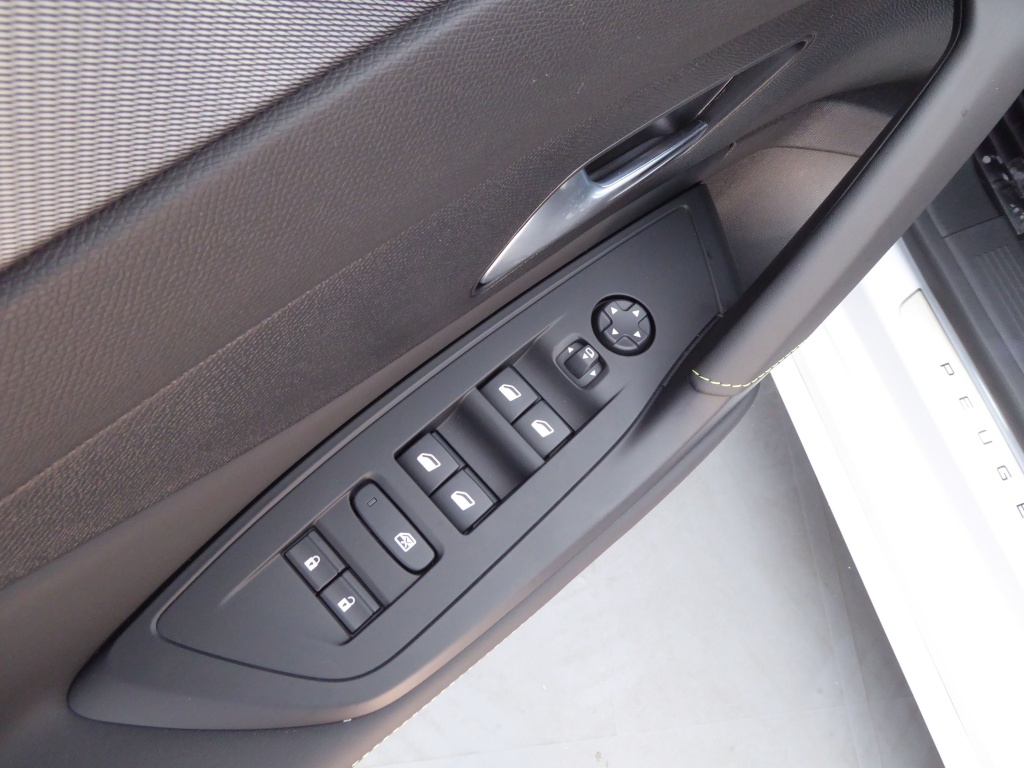 PEUGEOT 308 SW 1.2 HYBRID 136CH GT E-DCS6 - ref: 67845 - Photo 18