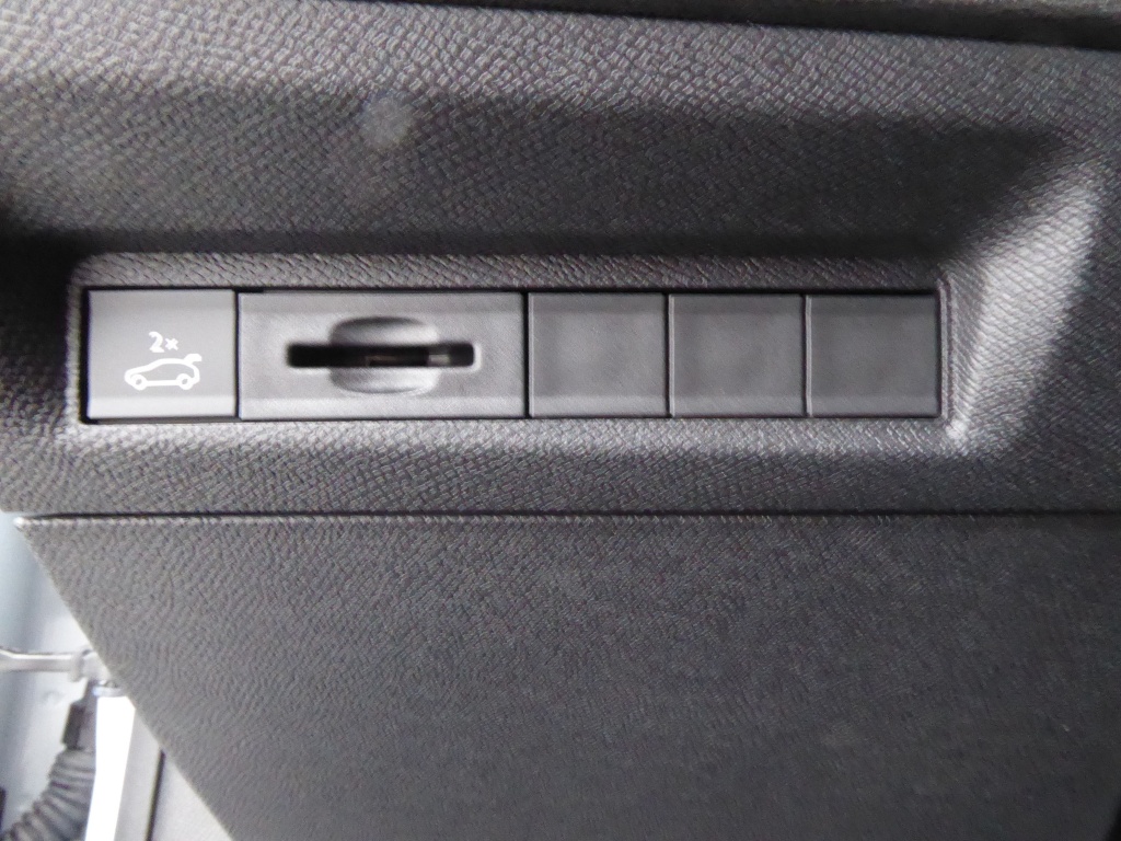 PEUGEOT 308 SW 1.2 HYBRID 136CH GT E-DCS6 - ref: 67845 - Photo 8