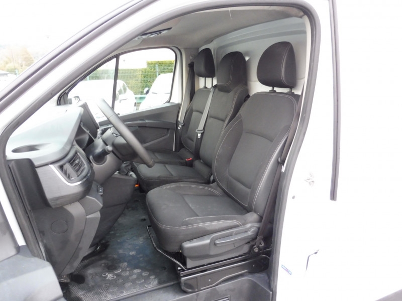 RENAULT TRAFIC III FG L2H1 3T 2.0 BLUE DCI 130CH GRAND CONFORT - ref: 68233 - Photo 3